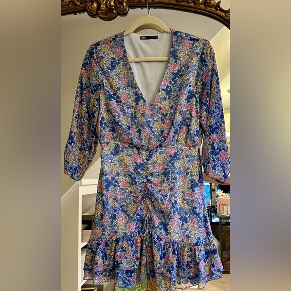 Zara dress. Floral chiffon shirred, ruffled bottom - Picture 3 of 8